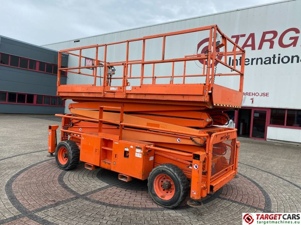 SkyJack SJ9250 RT Diesel 4x4 Scissor Work Lift 1720cm - מעלית מספריים: תמונה 4 SkyJack SJ9250 RT Diesel 4x4 Scissor Work Lift 1720cm - מעלית מספריים: תמונה 4