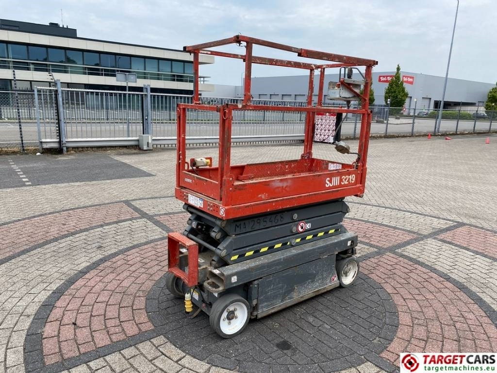 SkyJack SJIII-3219 Electric 3219 Scissor Work Lift 780cm - מעלית מספריים: תמונה 3 SkyJack SJIII-3219 Electric 3219 Scissor Work Lift 780cm - מעלית מספריים: תמונה 3