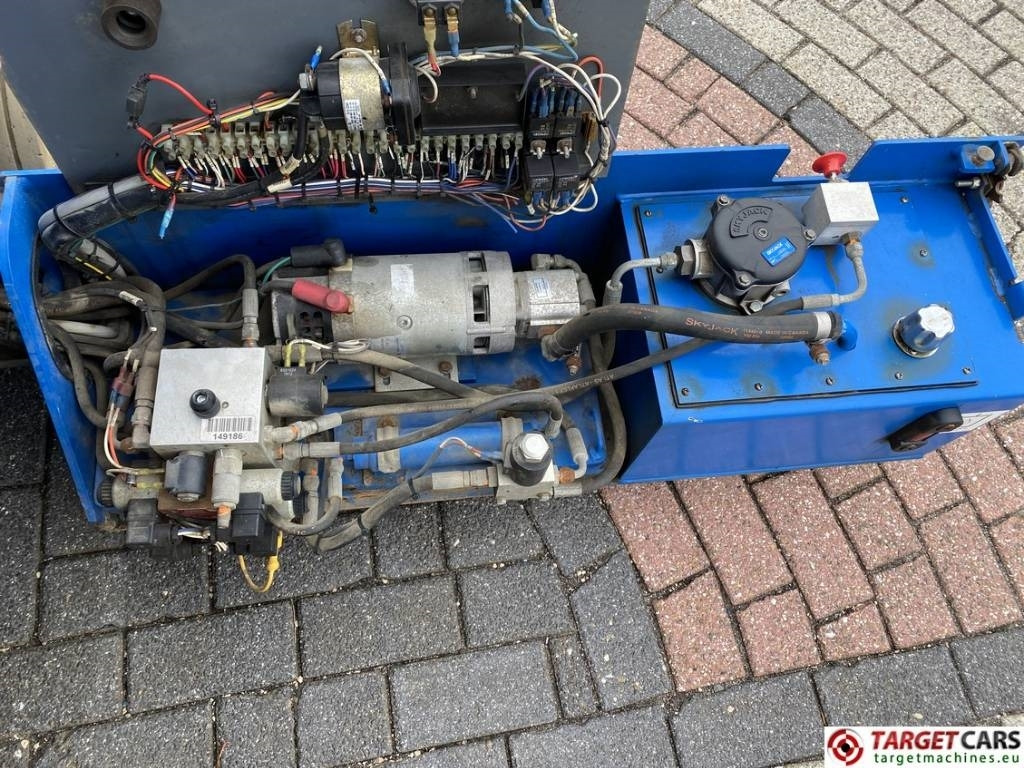 מעלית מספריים SkyJack SJIII-3226 Electric 3226 Scissor Work Lift 990cm: תמונה 18 מעלית מספריים SkyJack SJIII-3226 Electric 3226 Scissor Work Lift 990cm: תמונה 18