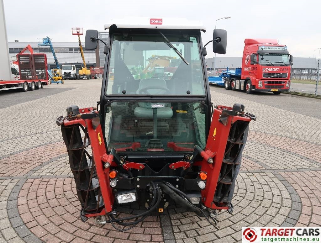 Toro LT3340 3-Gang Hydro 4WD Cylinder Reel Mower - מכסחת גינה: תמונה 3 Toro LT3340 3-Gang Hydro 4WD Cylinder Reel Mower - מכסחת גינה: תמונה 3