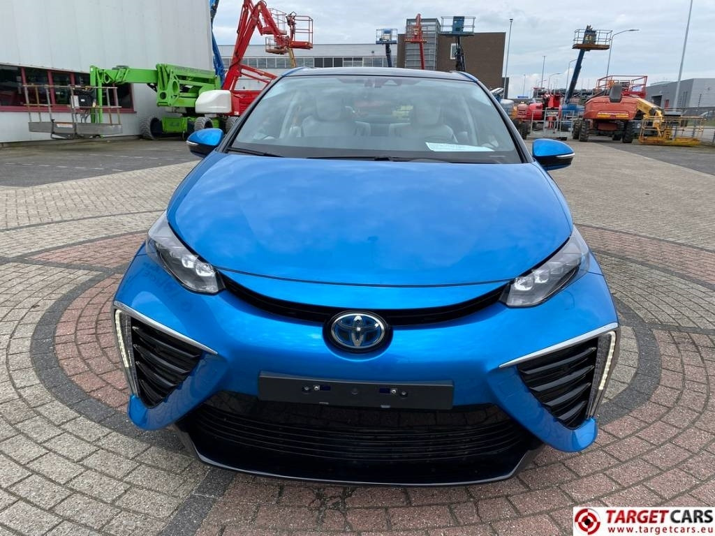 Toyota Mirai FCV HydroGen FuelCell - סדאן: תמונה 2 Toyota Mirai FCV HydroGen FuelCell - סדאן: תמונה 2