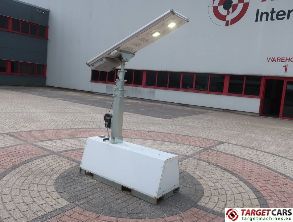 Trime X-Polar Solar Panel 50W Led Tower Light - מגדל תאורה: תמונה 4 Trime X-Polar Solar Panel 50W Led Tower Light - מגדל תאורה: תמונה 4