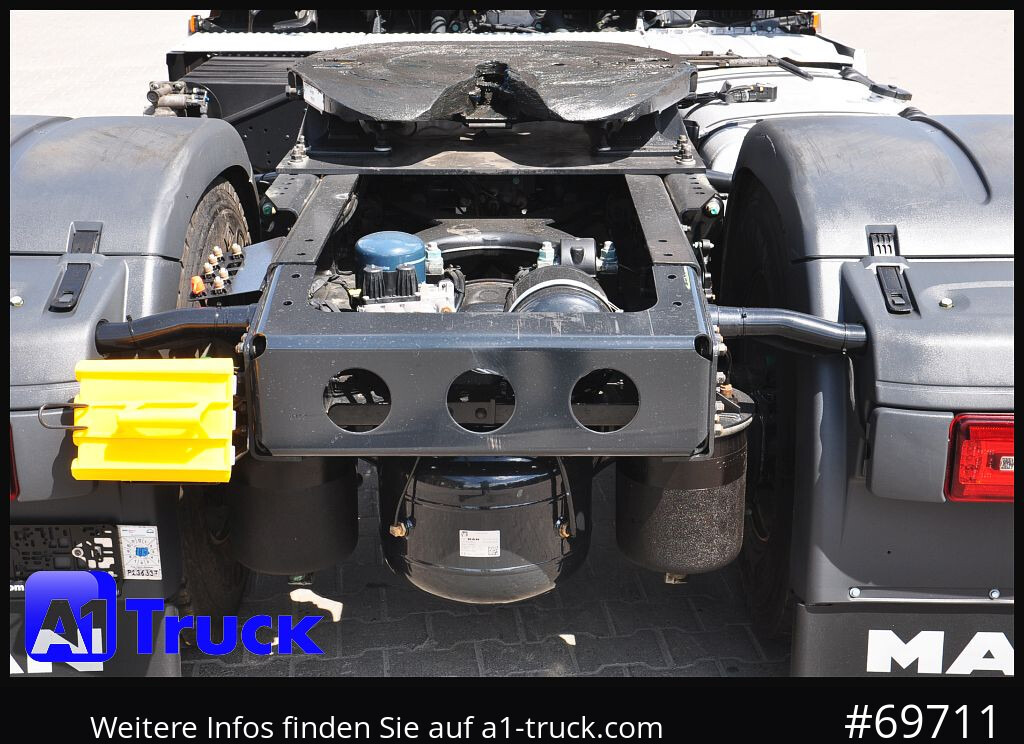MAN TGX 18,480 BLS Intarder Standklima, Soundsystem - יחידת טרקטור: תמונה 3 MAN TGX 18,480 BLS Intarder Standklima, Soundsystem - יחידת טרקטור: תמונה 3
