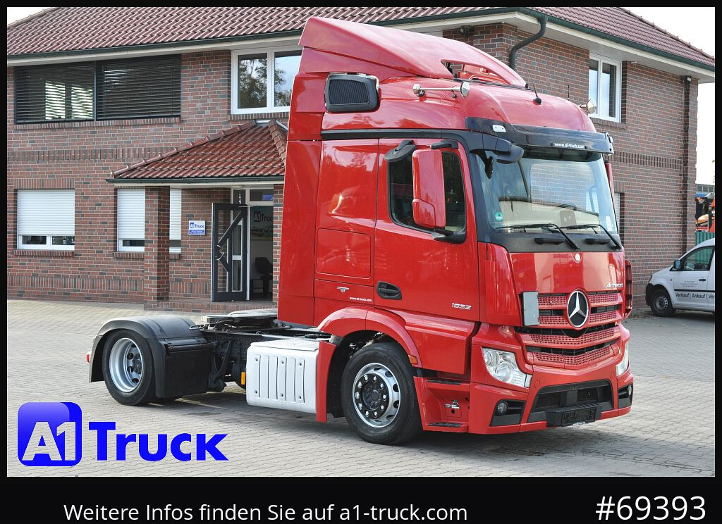 MERCEDES-BENZ Actros 1832, Lowliner, 1 Vorbesitzer - יחידת טרקטור: תמונה 1 MERCEDES-BENZ Actros 1832, Lowliner, 1 Vorbesitzer - יחידת טרקטור: תמונה 1