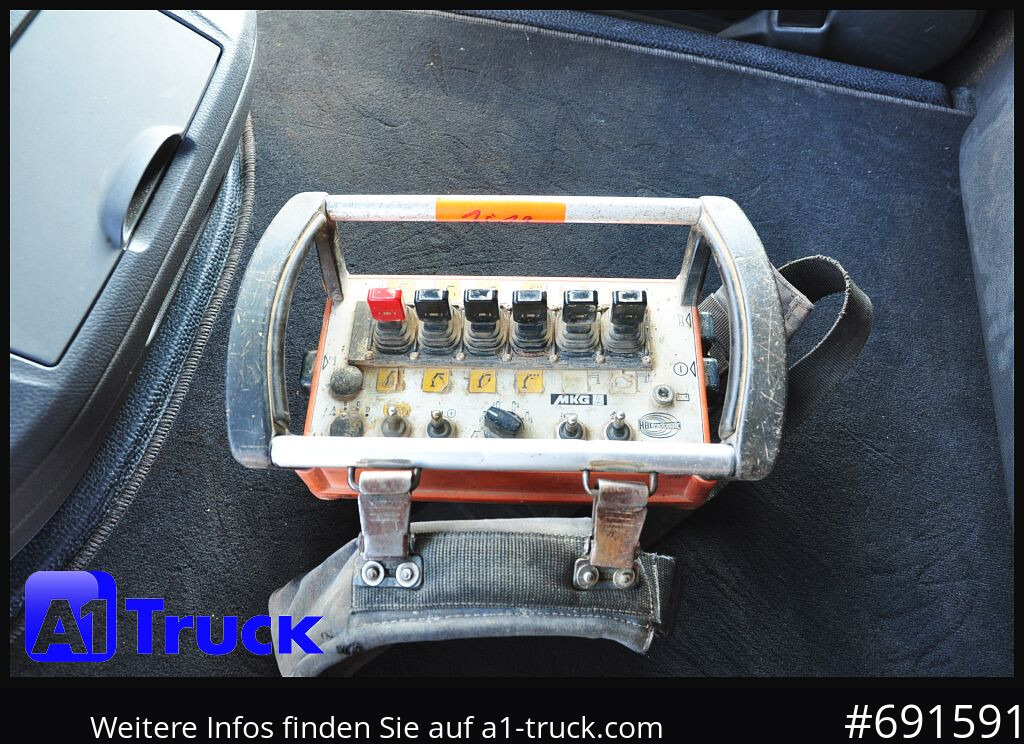 MERCEDES-BENZ Actros 1844 MP3, Kran MKG 291 HP 5+3 Funk, TÜV 06/2026 - משאית צד נופל/ שטוחה, משאית מנוף: תמונה 2 MERCEDES-BENZ Actros 1844 MP3, Kran MKG 291 HP 5+3 Funk, TÜV 06/2026 - משאית צד נופל/ שטוחה, משאית מנוף: תמונה 2