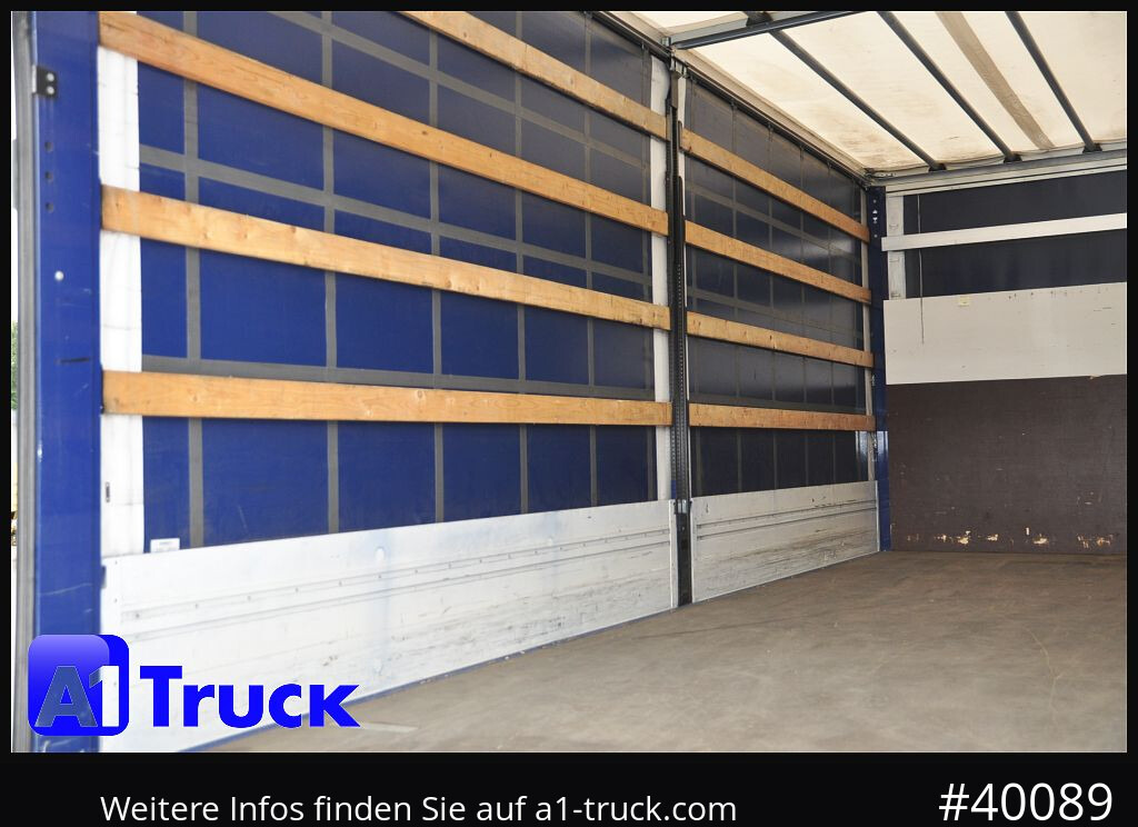 RENAULT D 240, 4x2, Ladebordwand, LBW, guter Zustand - משאית וילונות צד: תמונה 2 RENAULT D 240, 4x2, Ladebordwand, LBW, guter Zustand - משאית וילונות צד: תמונה 2