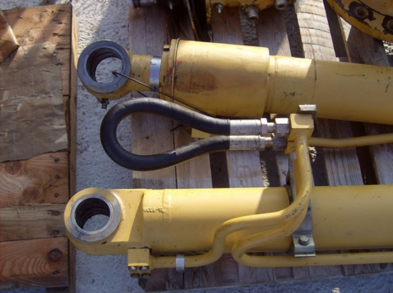 Caterpillar 317 NVA CILINDRI DI SALITA - צילינדר הידרולי עבור מכונת בנייה: תמונה 3 Caterpillar 317 NVA CILINDRI DI SALITA - צילינדר הידרולי עבור מכונת בנייה: תמונה 3