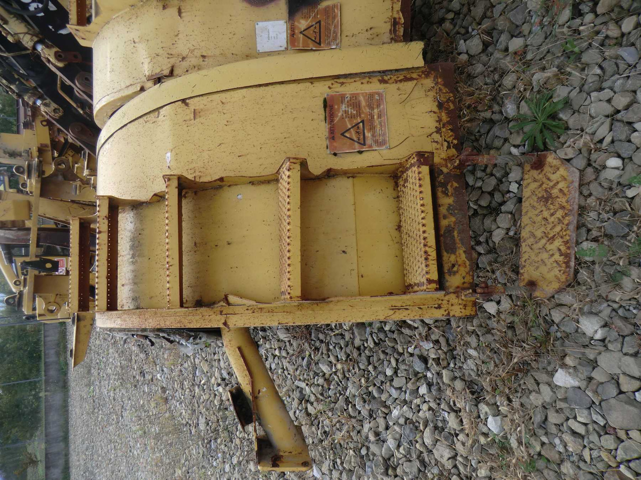 Caterpillar 735 Parafango anteriore destro e sinistro. - כנפון עבור מכונת בנייה: תמונה 2 Caterpillar 735 Parafango anteriore destro e sinistro. - כנפון עבור מכונת בנייה: תמונה 2