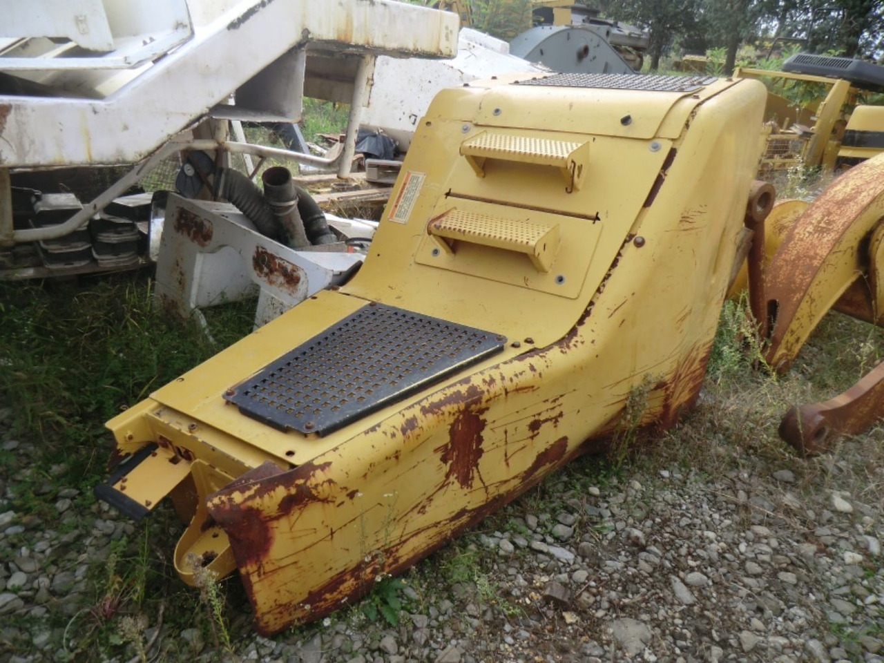 Caterpillar 735 Serbatotio olio idraulico, completo di porta batterie, quadro elettrico. - מכל הידרולי עבור מכונת בנייה: תמונה 3 Caterpillar 735 Serbatotio olio idraulico, completo di porta batterie, quadro elettrico. - מכל הידרולי עבור מכונת בנייה: תמונה 3