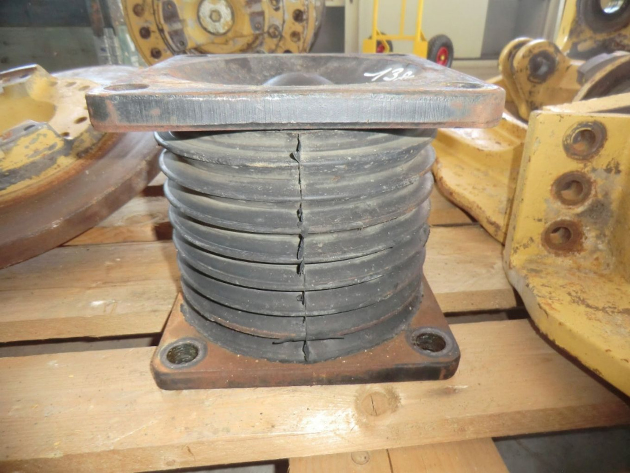 Caterpillar 735 Tamboni assali centrali e posteriori - סרן וחלקים עבור מכונת בנייה: תמונה 1 Caterpillar 735 Tamboni assali centrali e posteriori - סרן וחלקים עבור מכונת בנייה: תמונה 1