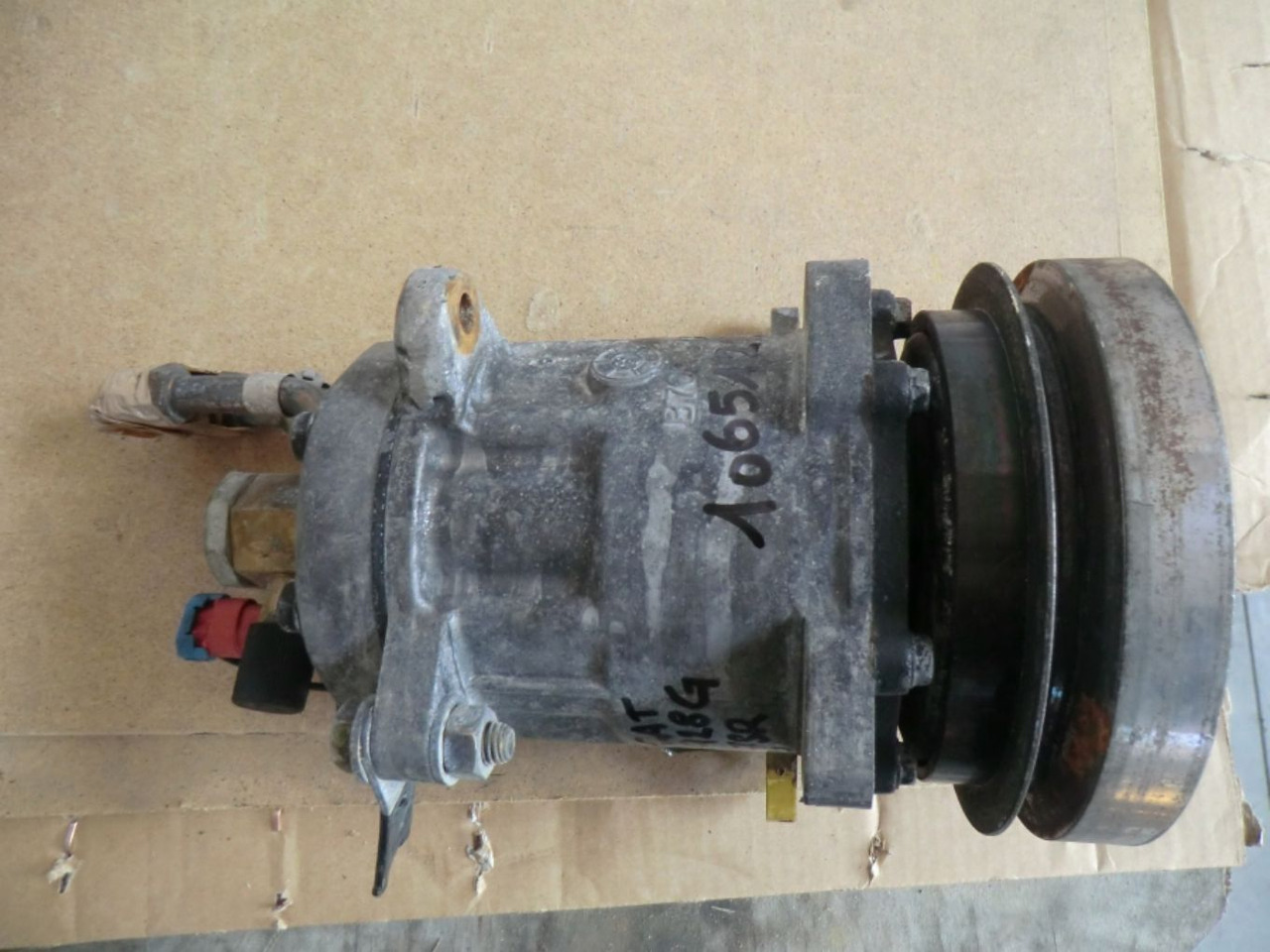 Caterpillar 928G COMPRESSORE ARIA CONDIZIONATA - מדחס מזגן עבור מכונת בנייה: תמונה 1 Caterpillar 928G COMPRESSORE ARIA CONDIZIONATA - מדחס מזגן עבור מכונת בנייה: תמונה 1