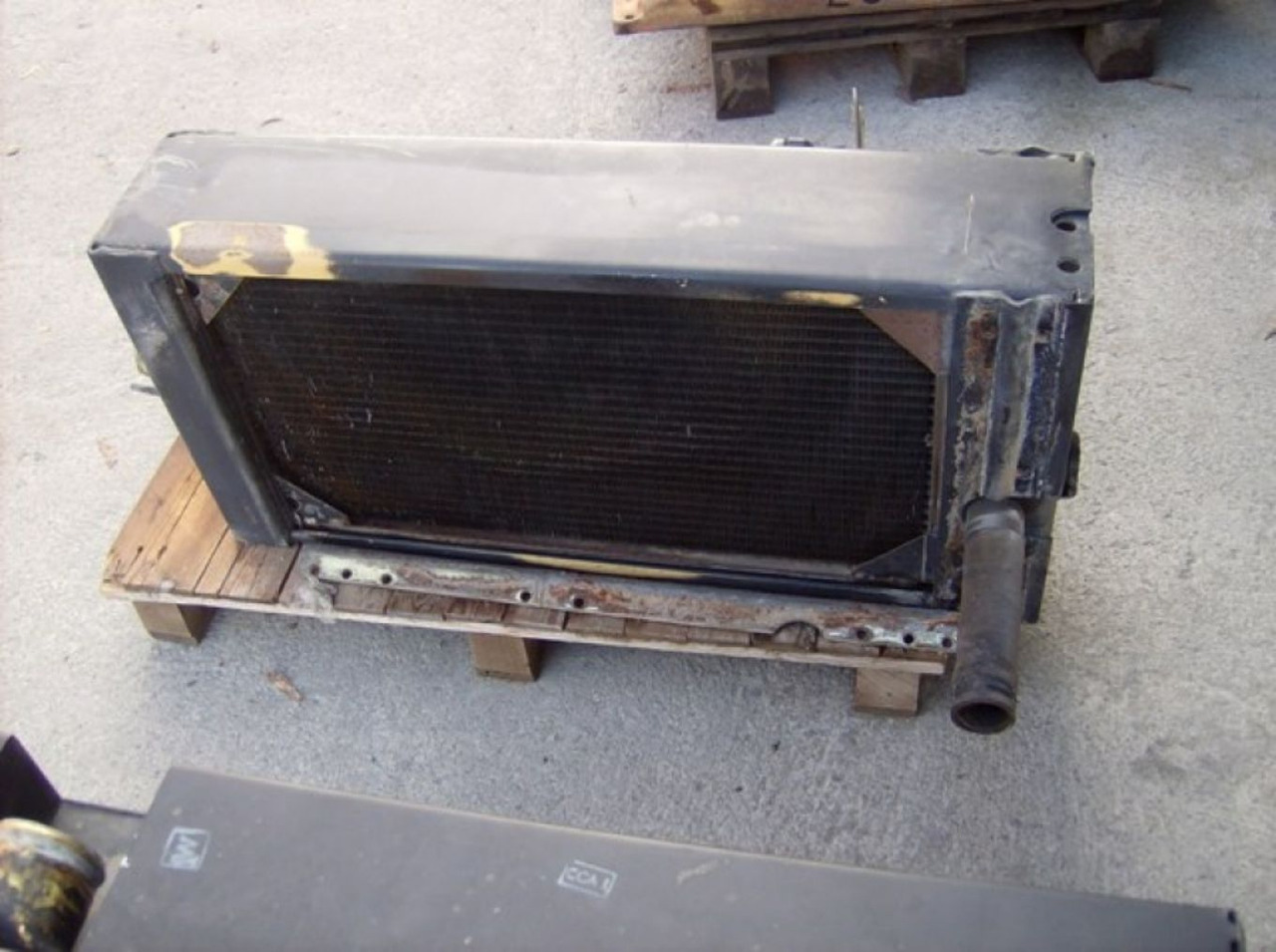 Caterpillar 953C Radiatore acqua. Applicazione per alte temperature - רדיאטור עבור מכונת בנייה: תמונה 1 Caterpillar 953C Radiatore acqua. Applicazione per alte temperature - רדיאטור עבור מכונת בנייה: תמונה 1