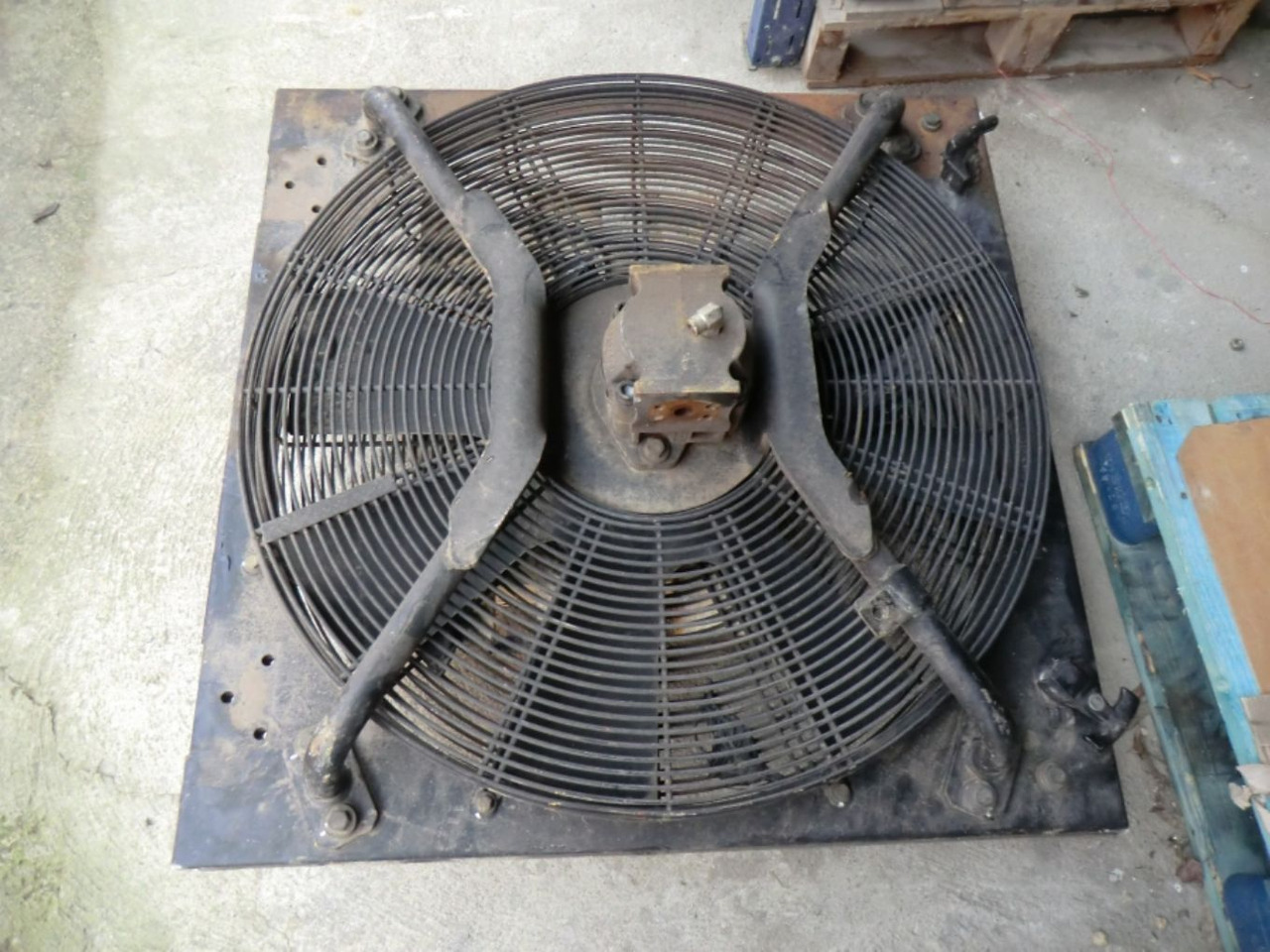 Caterpillar 963D GRIGLIA CON VENTOLA COMPLETA DI POMPA VENTOLA - מאוורר עבור מכונת בנייה: תמונה 1 Caterpillar 963D GRIGLIA CON VENTOLA COMPLETA DI POMPA VENTOLA - מאוורר עבור מכונת בנייה: תמונה 1