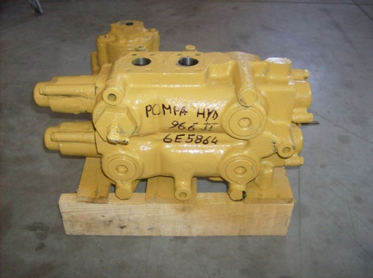 Caterpillar 966F II VALVOLA DISTRIBUTORE - שסתום עבור מכונת בנייה: תמונה 2 Caterpillar 966F II VALVOLA DISTRIBUTORE - שסתום עבור מכונת בנייה: תמונה 2