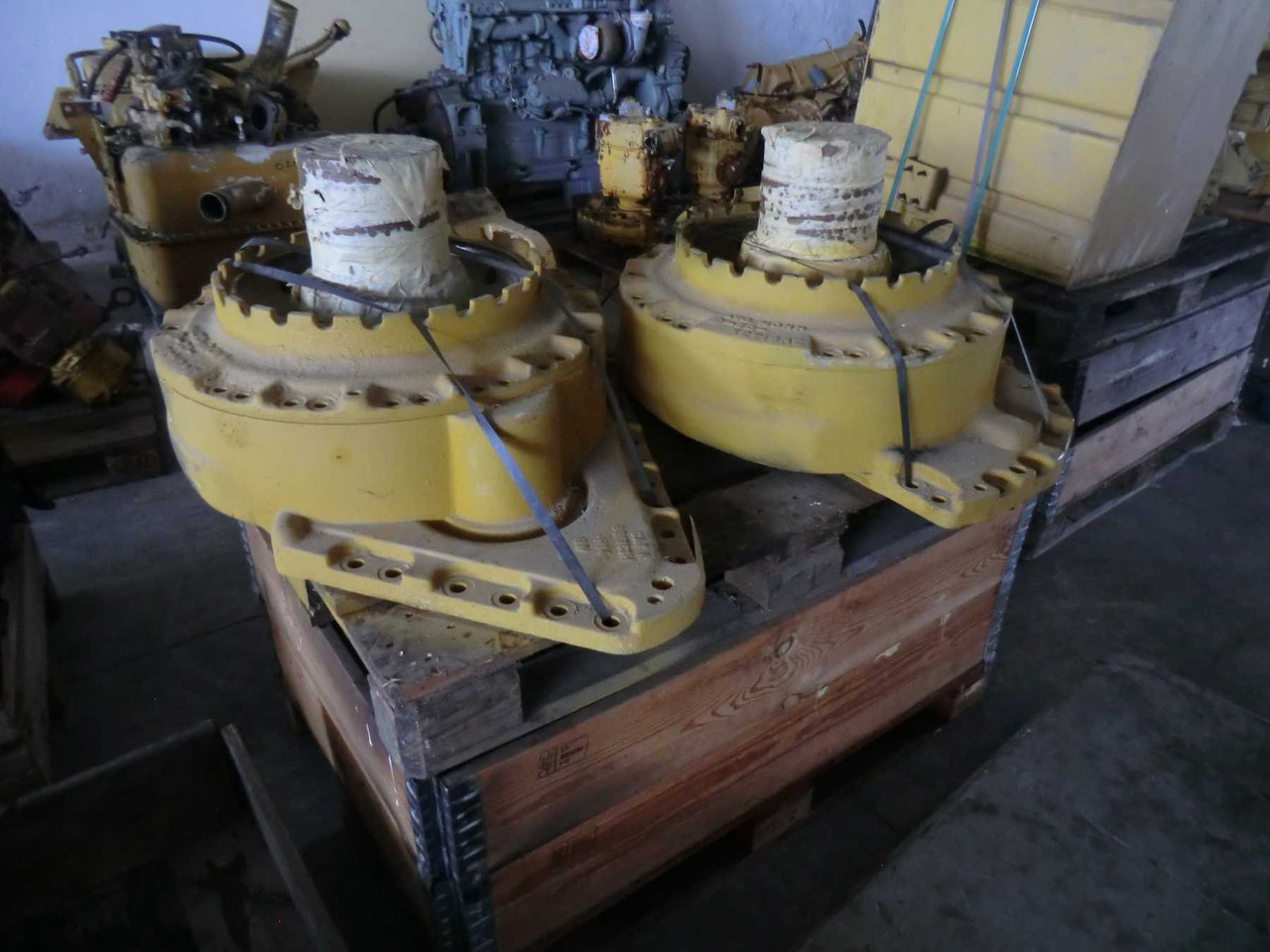 Caterpillar 973 LGP SPINDLE - חלקי תושבת עבור מכונת בנייה: תמונה 5 Caterpillar 973 LGP SPINDLE - חלקי תושבת עבור מכונת בנייה: תמונה 5