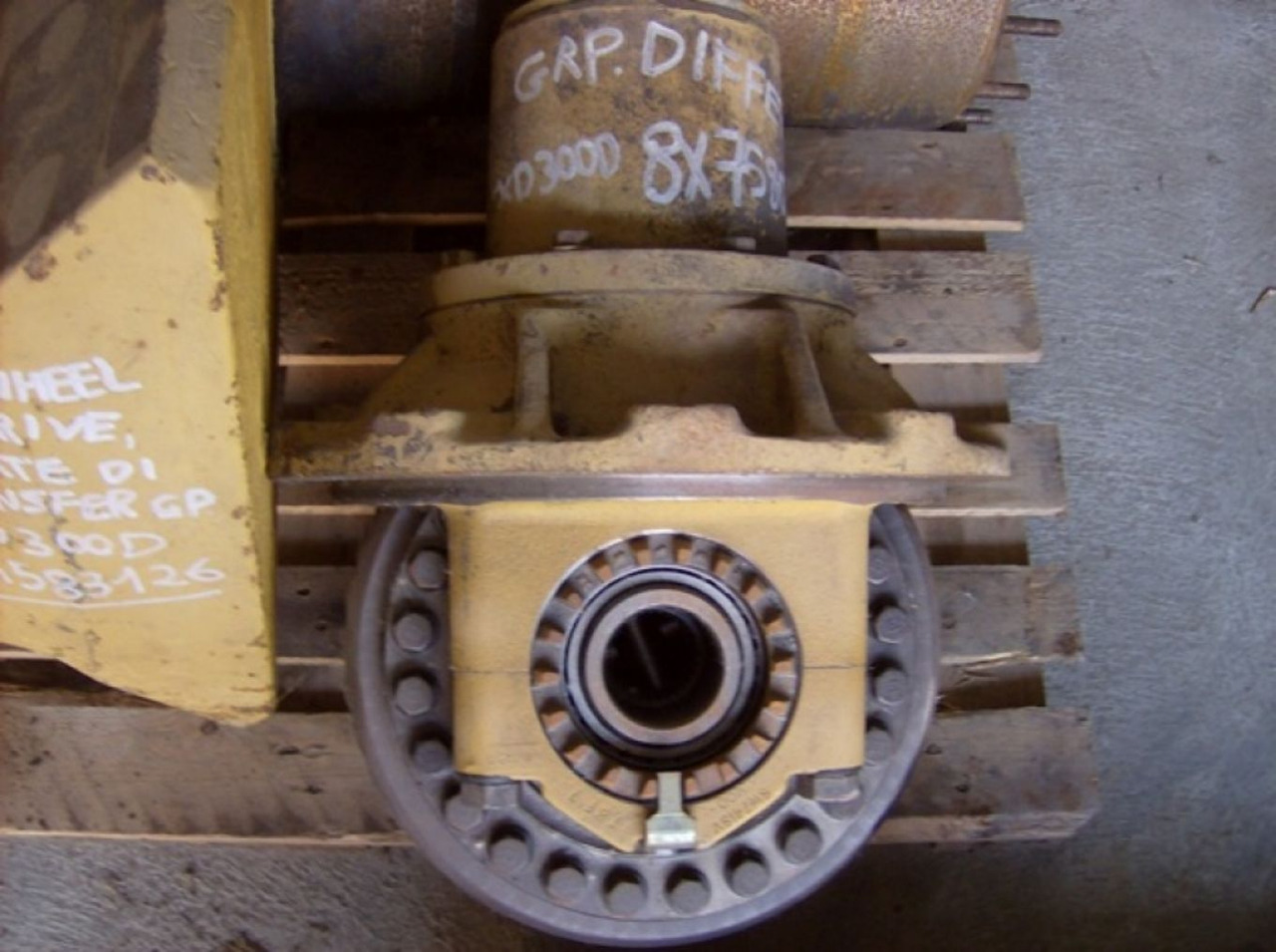 Caterpillar D300D DIFFERENZIALE CON COPPIA CONICA - הילוך דיפרנציאלי עבור מכונת בנייה: תמונה 2 Caterpillar D300D DIFFERENZIALE CON COPPIA CONICA - הילוך דיפרנציאלי עבור מכונת בנייה: תמונה 2