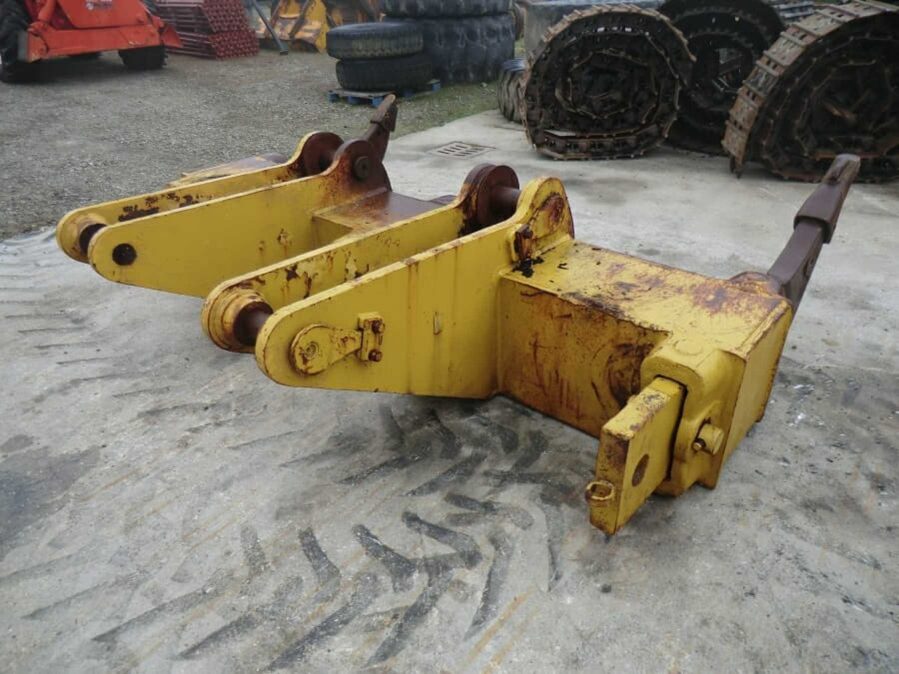 Caterpillar D9G D9H ripper parallelogramma a 3 posizioni, 4 cilindri, con 3 denti (uno mancante), compreso di supporto. - מרטש עבור מכונת בנייה: תמונה 4 Caterpillar D9G D9H ripper parallelogramma a 3 posizioni, 4 cilindri, con 3 denti (uno mancante), compreso di supporto. - מרטש עבור מכונת בנייה: תמונה 4