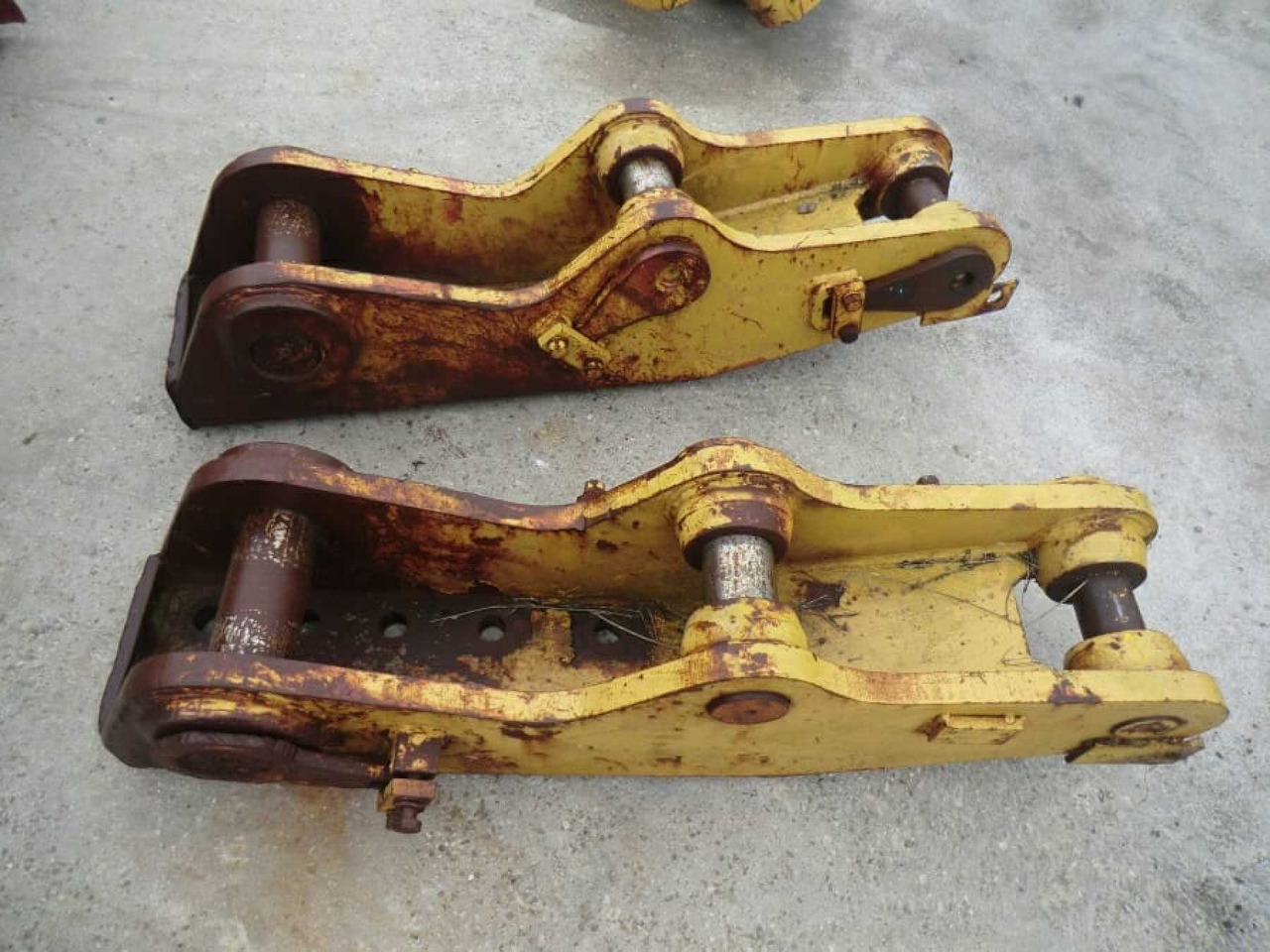 Caterpillar D9G D9H ripper parallelogramma a 3 posizioni, 4 cilindri, con 3 denti (uno mancante), compreso di supporto. - מרטש עבור מכונת בנייה: תמונה 3 Caterpillar D9G D9H ripper parallelogramma a 3 posizioni, 4 cilindri, con 3 denti (uno mancante), compreso di supporto. - מרטש עבור מכונת בנייה: תמונה 3