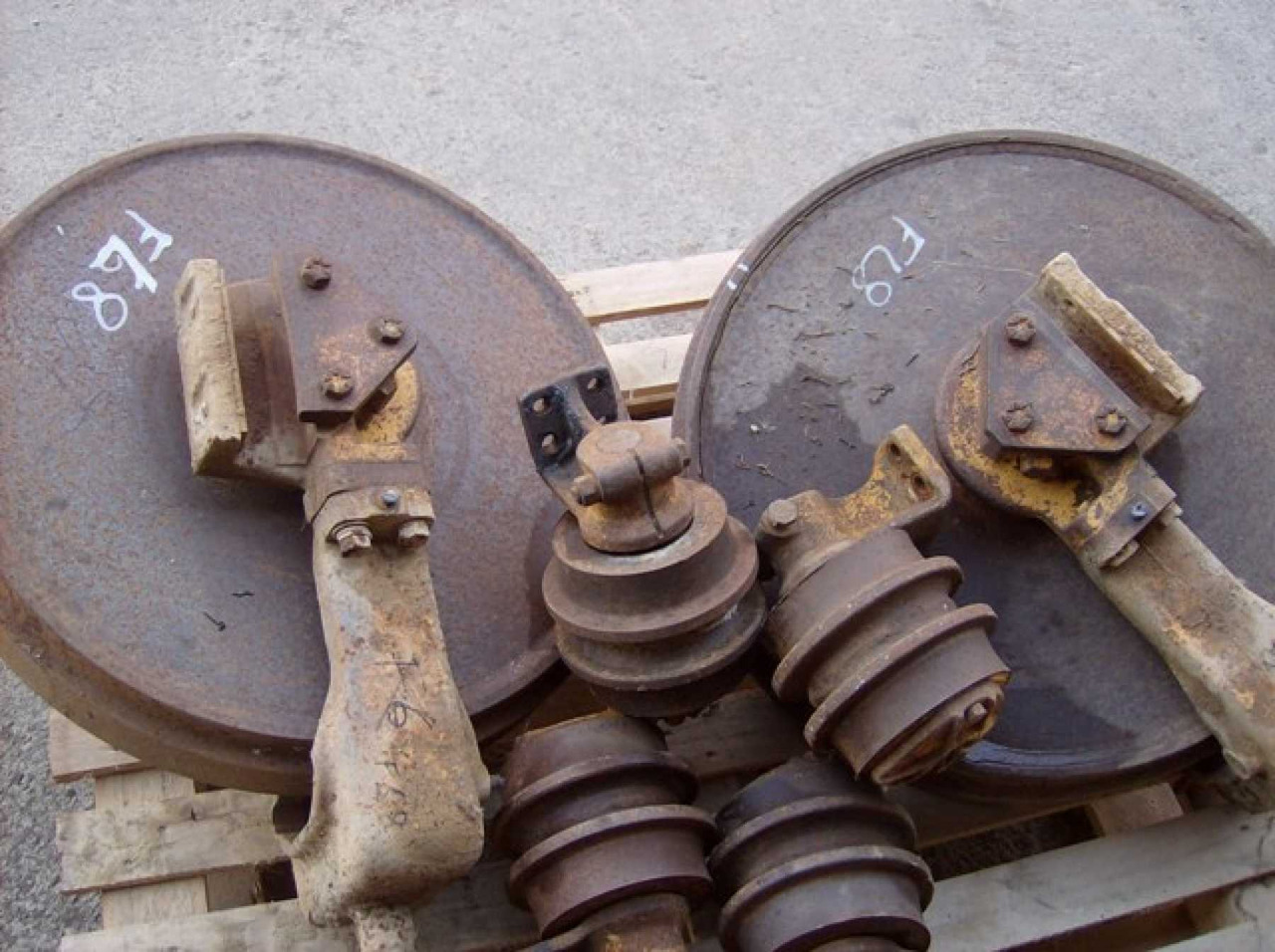 FIAT ALLIS FL8 2 RULLI SUPERIORI - רולר רצועה עבור מכונת בנייה: תמונה 2 FIAT ALLIS FL8 2 RULLI SUPERIORI - רולר רצועה עבור מכונת בנייה: תמונה 2