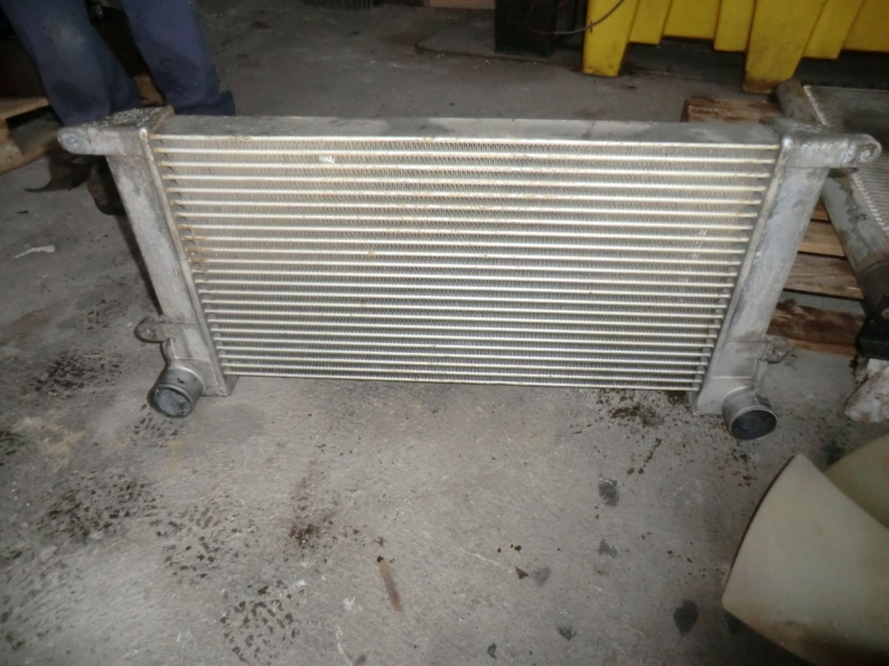 HITACHI ZX240 BAS INTERCOOLER - מקרר פנימי עבור מכונת בנייה: תמונה 1 HITACHI ZX240 BAS INTERCOOLER - מקרר פנימי עבור מכונת בנייה: תמונה 1
