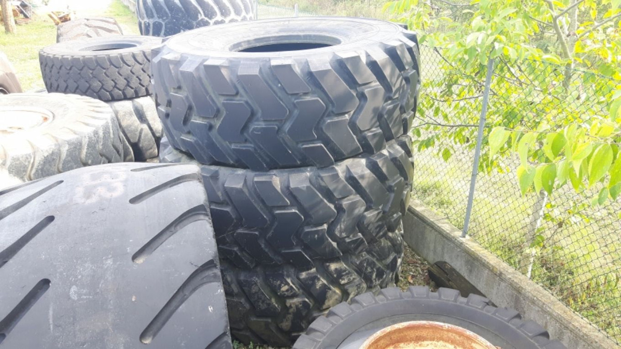 MICHELIN 29/5R35 Pneumatici 29.5R35 in buone condizioni - צמיג עבור מכונת בנייה: תמונה 2 MICHELIN 29/5R35 Pneumatici 29.5R35 in buone condizioni - צמיג עבור מכונת בנייה: תמונה 2
