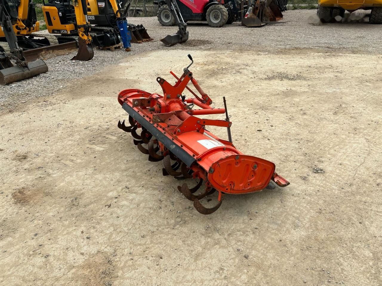 Kubota R 15 N - קלטרת סיבובית: תמונה 4 Kubota R 15 N - קלטרת סיבובית: תמונה 4