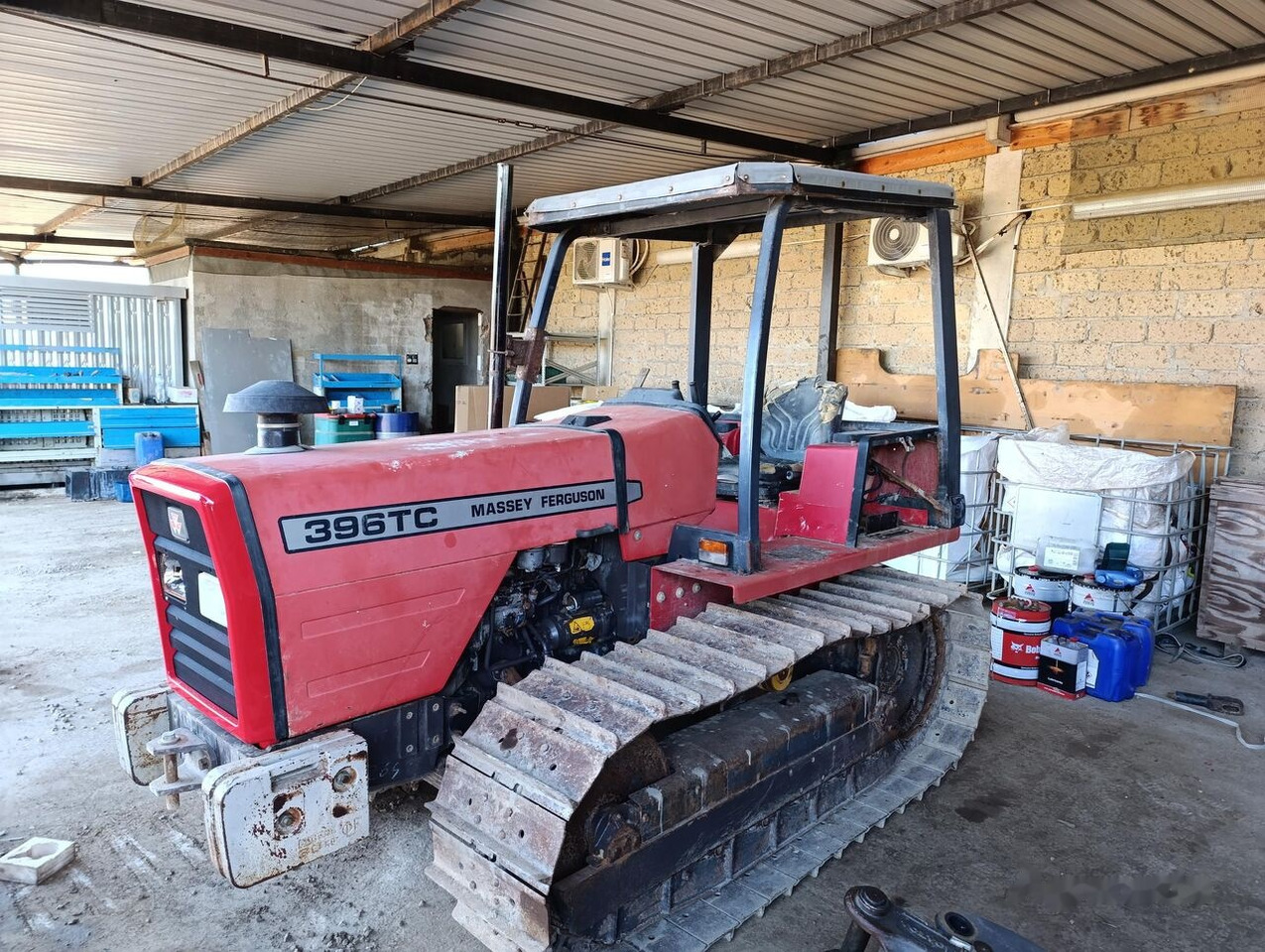 Massey Ferguson 396 TC - טרקטור עוקב: תמונה 1 Massey Ferguson 396 TC - טרקטור עוקב: תמונה 1