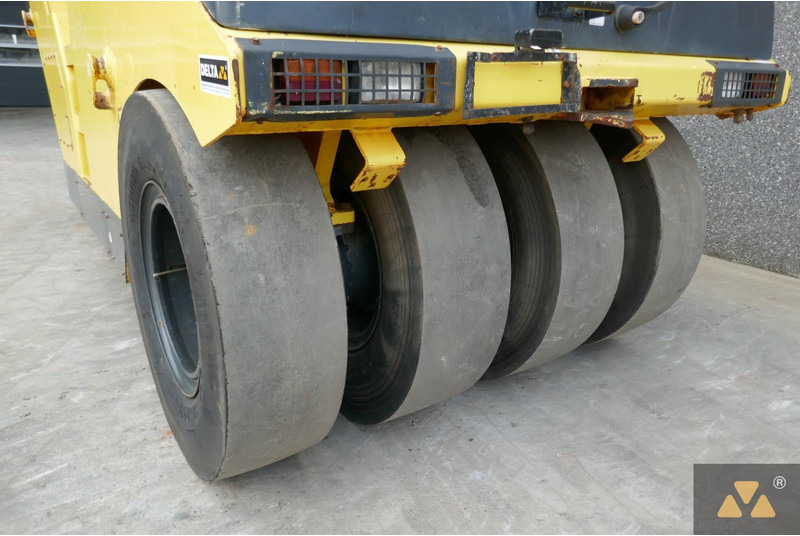 רולר פניאומטי Bomag BW25RH: תמונה 9