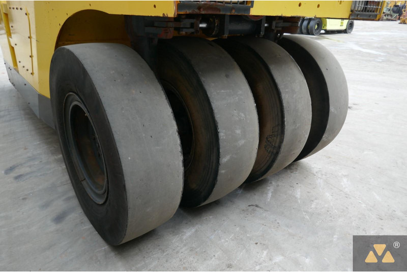 רולר פניאומטי Bomag BW25RH: תמונה 11
