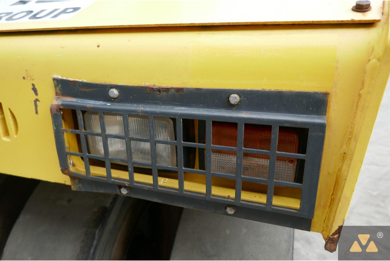 רולר פניאומטי Bomag BW25RH: תמונה 19