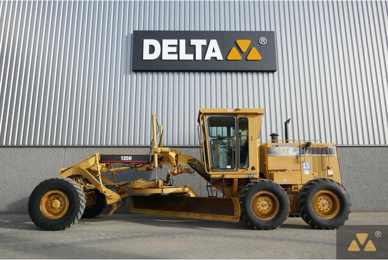 Caterpillar 135H - מפלסת: תמונה 1 Caterpillar 135H - מפלסת: תמונה 1