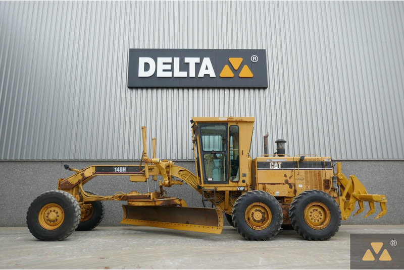 Caterpillar 140H - מפלסת: תמונה 1 Caterpillar 140H - מפלסת: תמונה 1