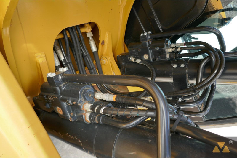 מחפר סורק Caterpillar 320FL: תמונה 19 מחפר סורק Caterpillar 320FL: תמונה 19