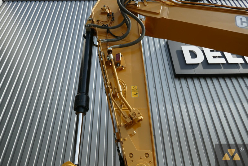 מחפר סורק Caterpillar 320: תמונה 16