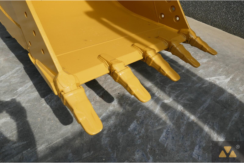 מחפר סורק Caterpillar 320: תמונה 13