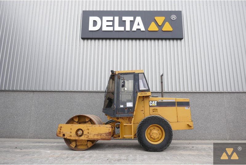 Caterpillar CS433C - רולר: תמונה 1 Caterpillar CS433C - רולר: תמונה 1