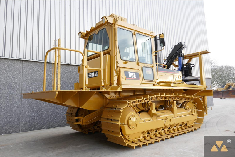 Caterpillar D6E Welding Tractor - מכונת בנייה: תמונה 5 Caterpillar D6E Welding Tractor - מכונת בנייה: תמונה 5