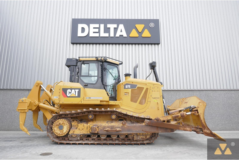 Caterpillar D7E - דחפור: תמונה 2 Caterpillar D7E - דחפור: תמונה 2