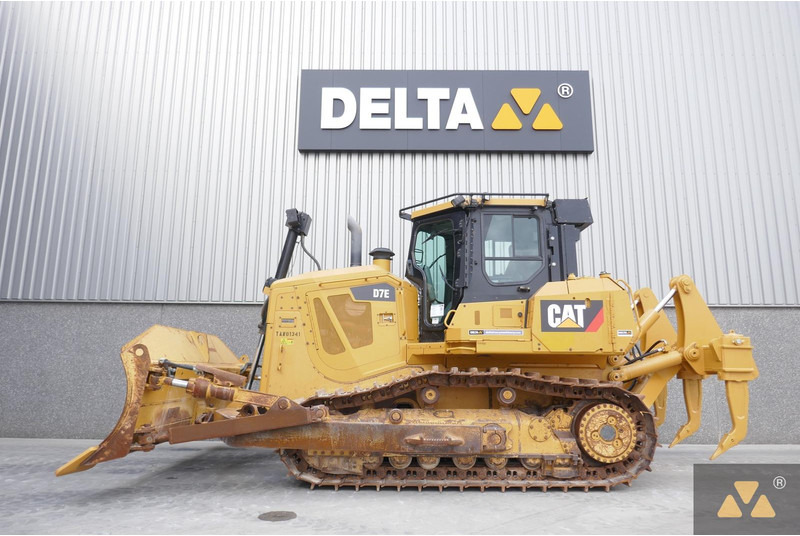 Caterpillar D7E - דחפור: תמונה 1 Caterpillar D7E - דחפור: תמונה 1
