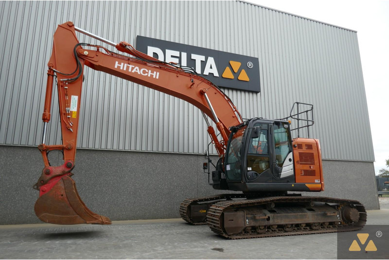 Hitachi ZX225USLC-6 - מחפר סורק: תמונה 3 Hitachi ZX225USLC-6 - מחפר סורק: תמונה 3