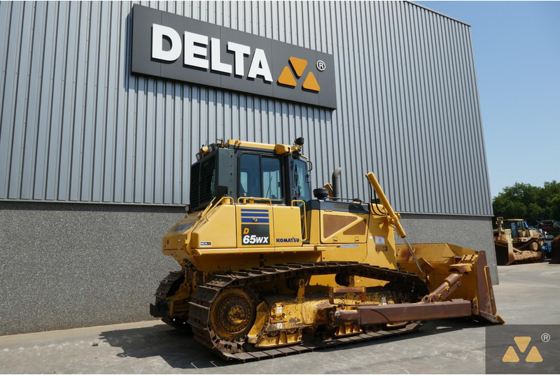 Komatsu D65WX-17 - דחפור: תמונה 5 Komatsu D65WX-17 - דחפור: תמונה 5