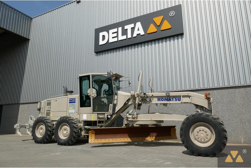 Komatsu GD555-5 Ex-army - מפלסת: תמונה 3 Komatsu GD555-5 Ex-army - מפלסת: תמונה 3