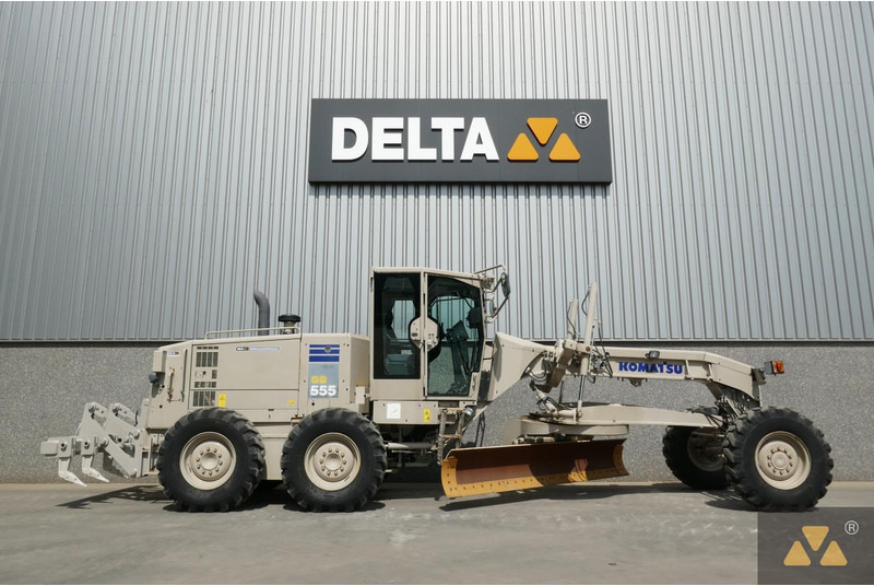 Komatsu GD555-5 Ex-army - מפלסת: תמונה 2 Komatsu GD555-5 Ex-army - מפלסת: תמונה 2