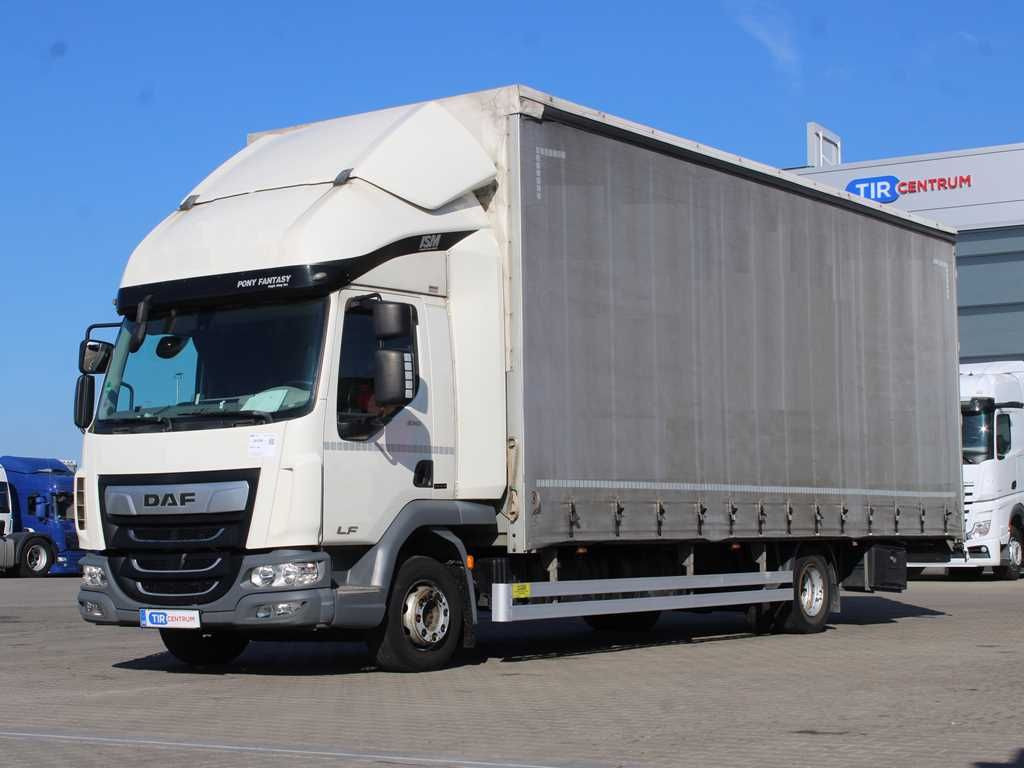 DAF LF 210, EURO 6, SLEEPING CABIN - משאית וילונות צד: תמונה 1 DAF LF 210, EURO 6, SLEEPING CABIN - משאית וילונות צד: תמונה 1