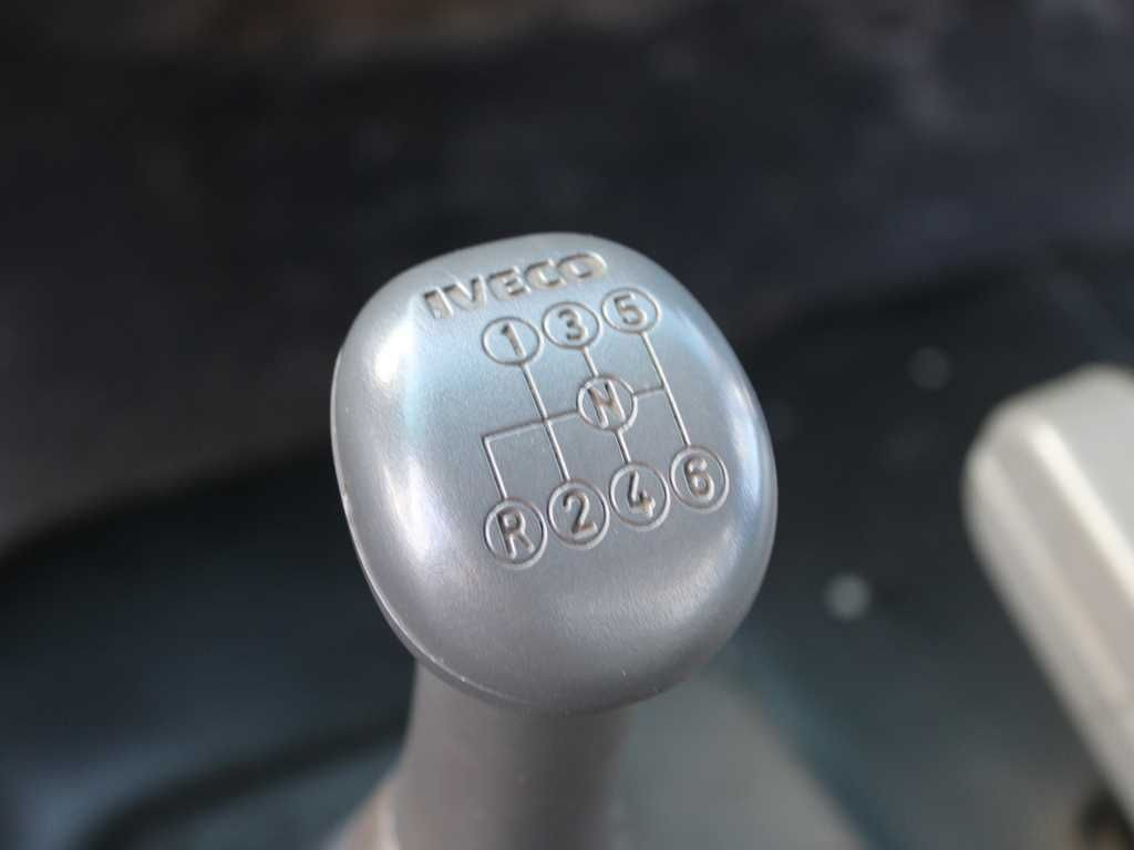משאית צד נופל/ שטוחה, משאית מנוף Iveco EUROCARGO 100E17, EURO 3, CRANE HIAB 035-2: תמונה 16