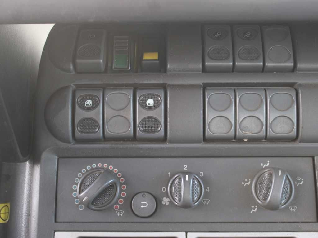 משאית צד נופל/ שטוחה, משאית מנוף Iveco EUROCARGO 100E17, EURO 3, CRANE HIAB 035-2: תמונה 15