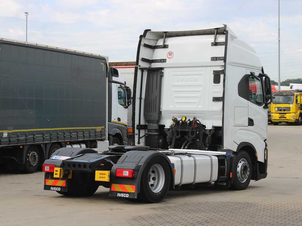 Iveco S - WAY 480, EURO 6, RETARDER, NAVIGATION, INDEPENDENT AIR CONDITIONING - יחידת טרקטור: תמונה 4 Iveco S - WAY 480, EURO 6, RETARDER, NAVIGATION, INDEPENDENT AIR CONDITIONING - יחידת טרקטור: תמונה 4