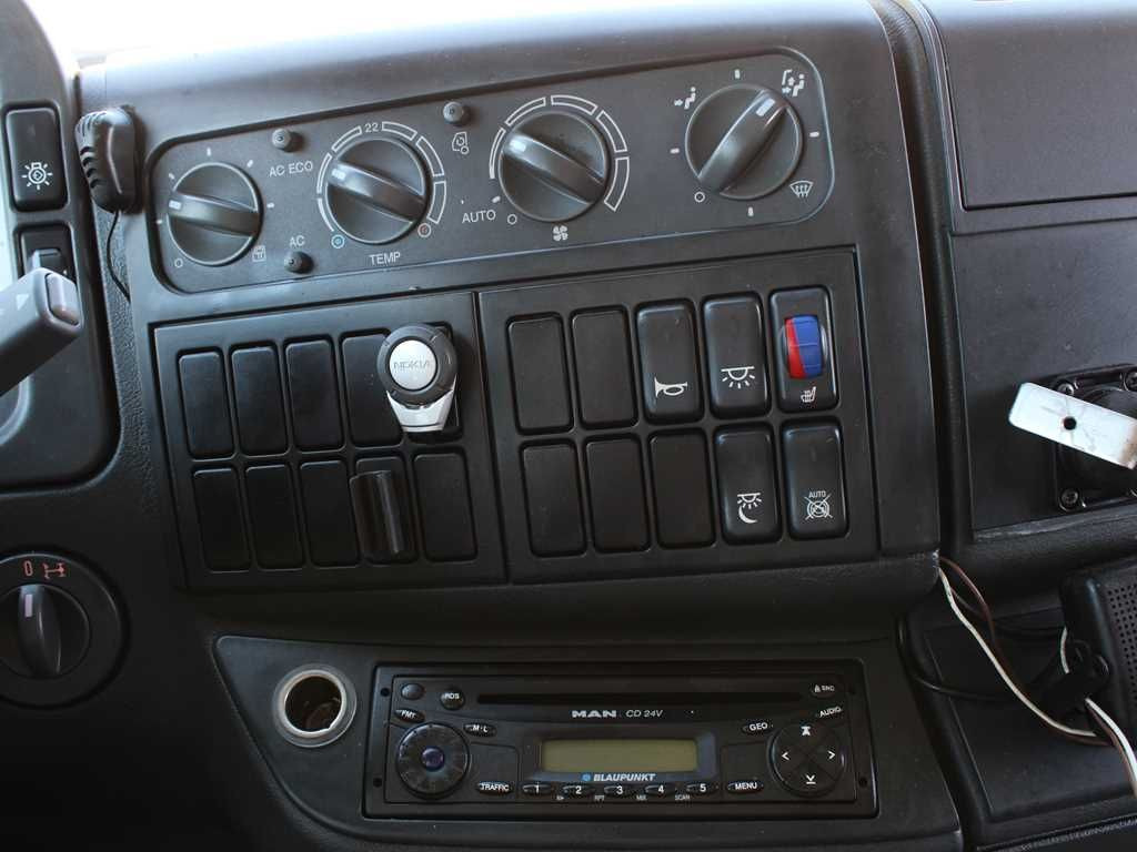משאית וילונות צד MAN TGL 12.210 4X2 BB, SECONDARY AIR CONDITIONING: תמונה 11
