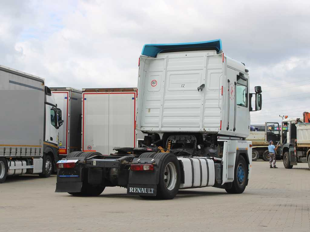 Renault MAGNUM 440.18, EURO 3 - יחידת טרקטור: תמונה 3 Renault MAGNUM 440.18, EURO 3 - יחידת טרקטור: תמונה 3