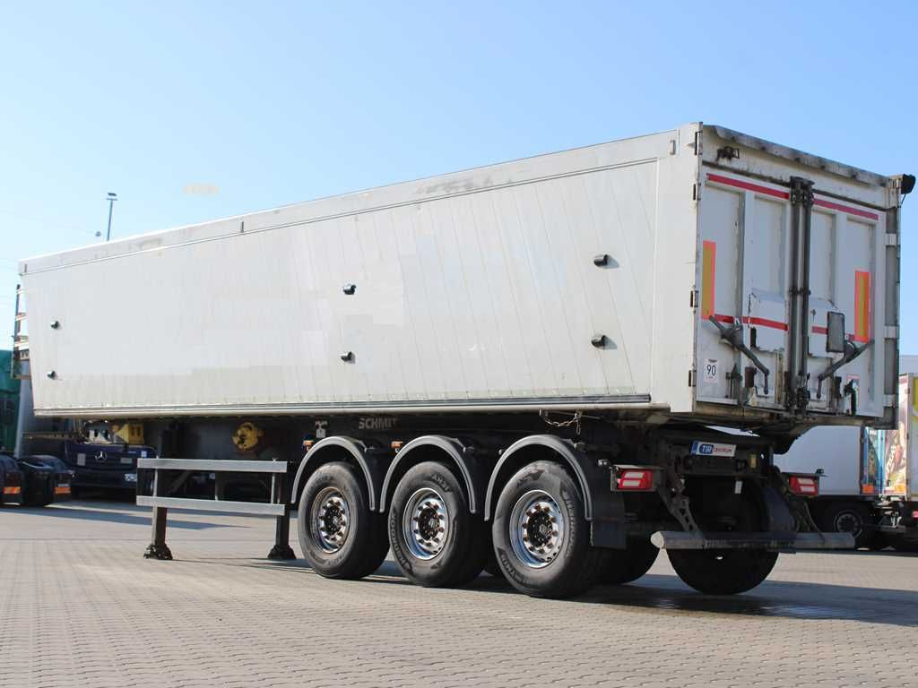 Schmitz Cargobull SKI 24 SL 10.5, AXLES 9t, LIFTING AXLE, 49m³ - סמיטריילר עם מזהיר: תמונה 4 Schmitz Cargobull SKI 24 SL 10.5, AXLES 9t, LIFTING AXLE, 49m³ - סמיטריילר עם מזהיר: תמונה 4
